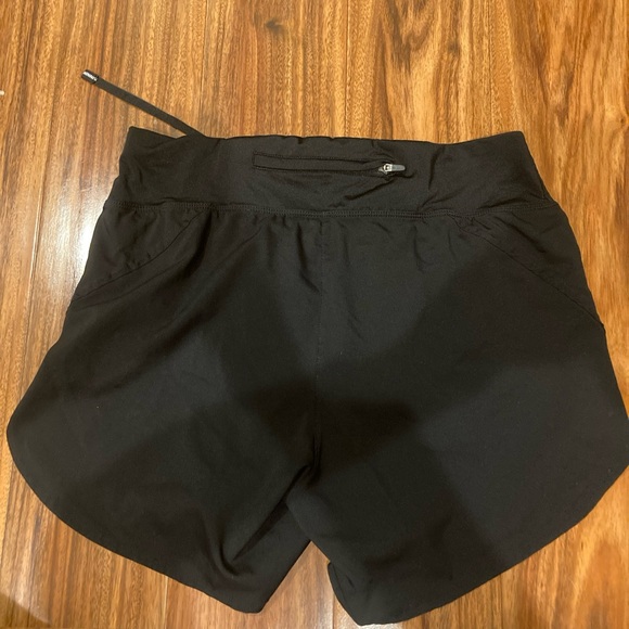 NWOT Nike Shorts Womens Medium Black Dri-Fit Breathable Running Gym Workout - Picture 3 of 9